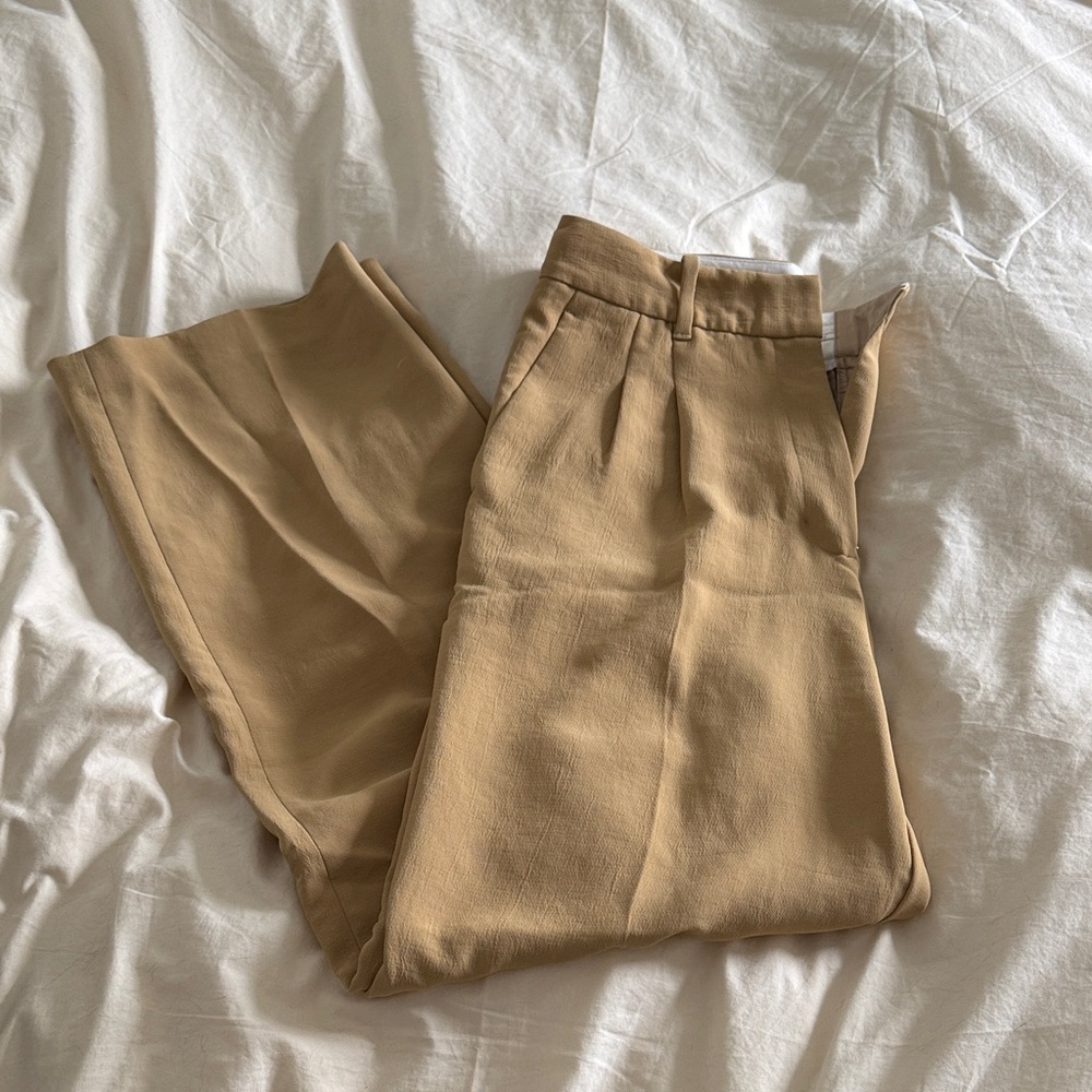 Aritzia Effortless Pant 77775 Camel Size 10